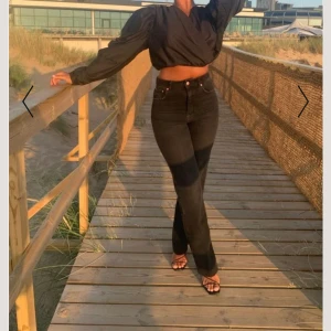 Jeans från NAKD strl 36 - Jeans från NAKD, aldrig använda men glömde lämna tillbaka. Prislapp är kvar 