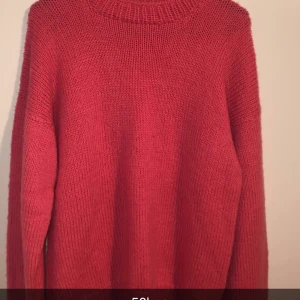 Stickad tröja, aldrig använd - Super fin rosa färg, aldrig använd, står inte vars den kommer ifrån men det är bra kvalite😊