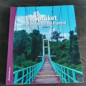 Grund bok - Jag säljer min grund bok med bra skick och nästan oanvänd