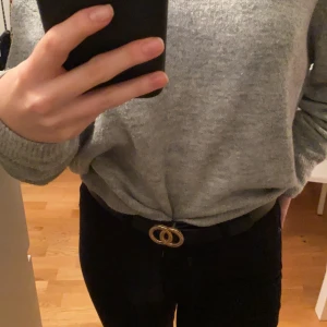 Guldigt skärp  - Guldigt skärp,aldrig använd. Säljer för 20 kr,köparen står för frakten ! Om man har XS/S passar den perfekt! 