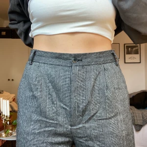 Kostymbyxa - Köpta på zara för längesedan! Sparsamt använda. 