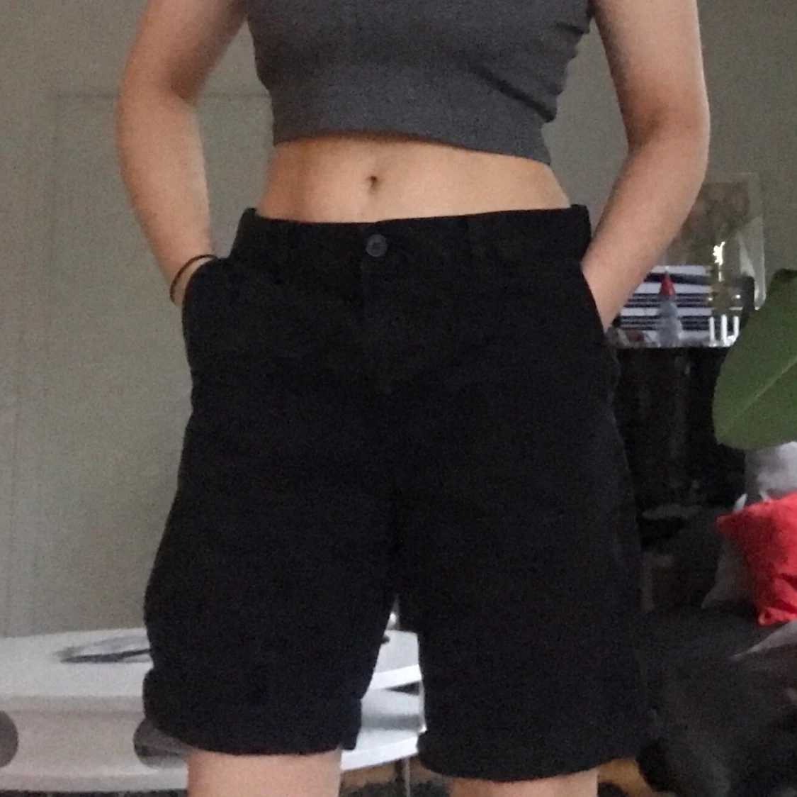 Lite längre högmidjade shorts - 91