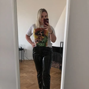 Lackbyxor  - Lackbyxor från Nelly, använd 2 gånger men för stora tyvärr 