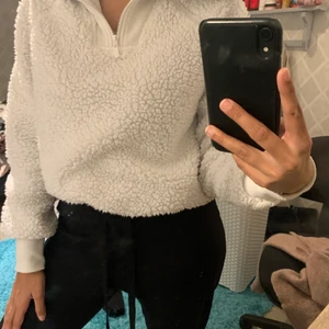 Mjuk tjocktröja - Mjuk tjocktröja från Intersport i strl S, jätteskön och mysig.GRATIS FRAKT