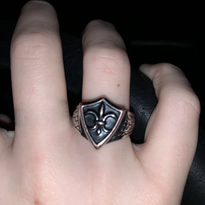 Snygg ring men säljer pga. för stor  - Ring storlek L