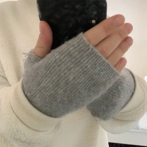 Grå handledsvärmare!! - Grå handledsvärmare i 100%karsmir🥰