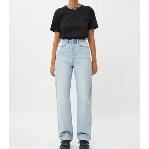 Weekday jeans - Jeans från weekday i modellen rowe , storlek 27/32 , använda fåtal gånger 