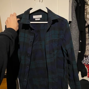 Flanellskjorta - Rutig flanellskjorta från Urban outfitters, fint skick