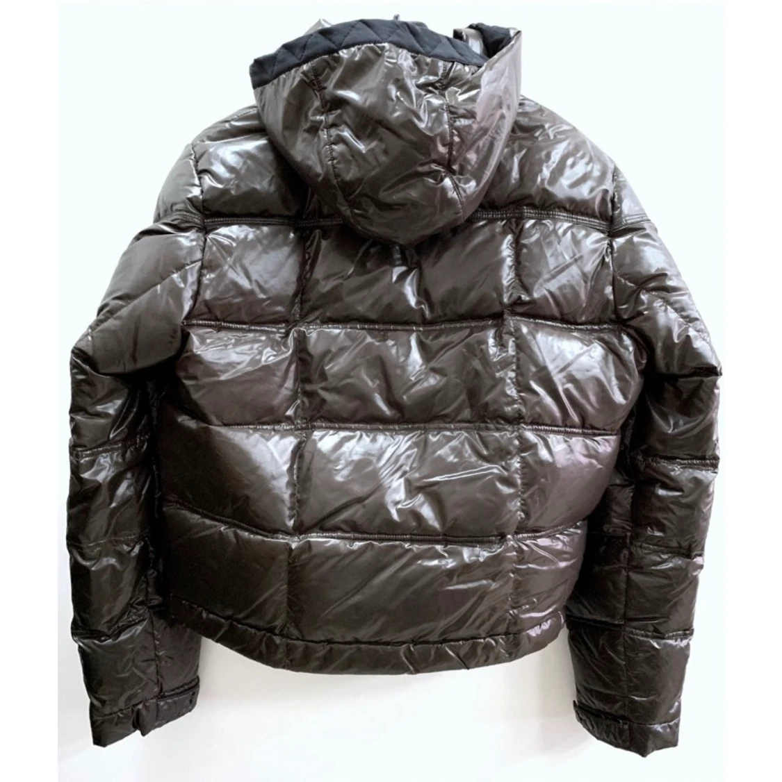 Brun Moncler dunjacka med svart foder  - 90