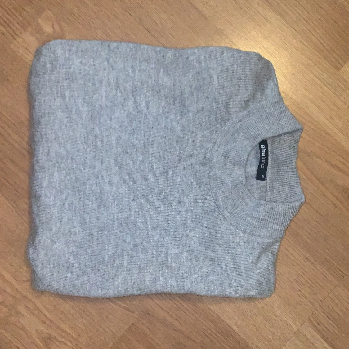 Grå tröja - 91