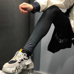 SNEAKERS - Säljer dessa skitsnygga skor i storlek 38/39! Använda 1 gång