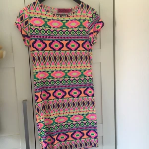  - Söt klänning från Boohoo.com. Superskön i stretchigt material!