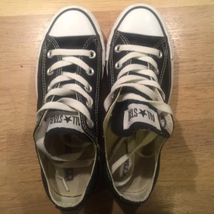  - Converse skor i storlek 36, använda en gång! 