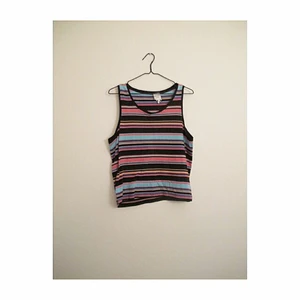  - Linne från monki i storlek XS men passar även S. Frakt 14kr ✨