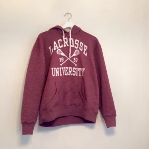  - Supermjuk luvtröja. JÄTTESKÖN. 🎈 Lite mindre i storleken. 
👉🏻Ligger uppe på en sida till. Först till kvarn!👈🏻