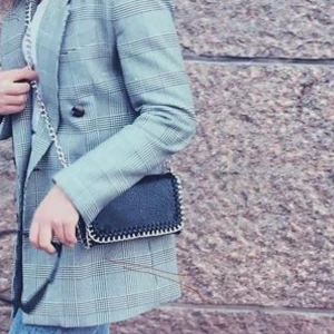 Rutig blazer - Supersnygg rutig blazer från ZARA i storlek xs