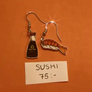 Handgjorda örhängen med matchande motiv av soja och en sushi 🍣 