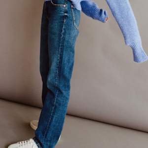 Populära mid-waist jeans från Zara i storlek 36 med lappen kvar! 