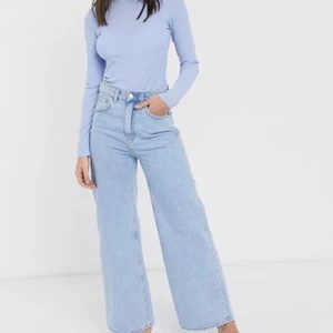 Weekday ace jeans - Superfina Ace jeans från weekday! De 2 första bilderna är lånade, den sista är min. Buda!