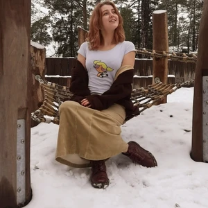 BubblesPowerpuff tshirt strl S - Handmålad Bubbles powerpuff t-shirt strl S! Jag gör fler handmålade T-shirtar så checka gärna in min instagram @terribledezigns ! Där kan ni även beställa specifica tryckmålningar på en T-shirt!😊❤ FAIRTRADE & ECO✅✅