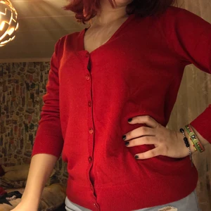 00s stil cardigan - väldigt 00tal, fin och mjuk på, helt ny. 