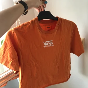 Vans T-shirt  - Herrstorlek S, jag har klippt av en bit så att den går till midjan! Frakt ingår i priset!🧚🏼