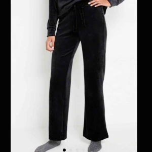  - Säljer mina mjukisbyxor från Lindex då dem är för stora för mig, bra skick!