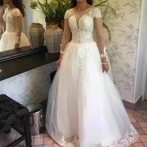  - Brudklänning använd en gång. Frakt tillkommer!