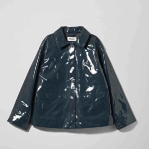  - as BALL lack-jacka i mycket bra skick. superfin marinblå färg, kul att sticka ut i lack!! nypris 600kr