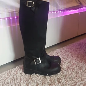 Johnny Bulls stl 35 - Passar stl 36. Helt ok skick 