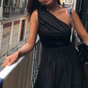  - Skitsnygg siden body! Endast använd 1 gång. Frakt är inkluderat i priset ❣️❣️