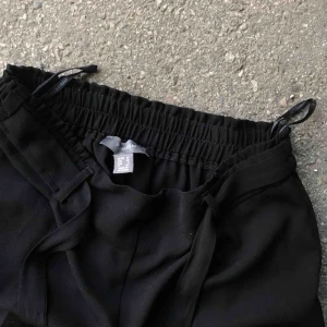  - 💙💙Skriv privat för mer info om plagget. Frakten är oftast 63kr med postkort skicka lätt men om det är mindre plagg=billigare. Är öppen för byte. Paketpris går att fixa!! Tveka inte att höra av er vid frågor!! 🥰🥰🥰