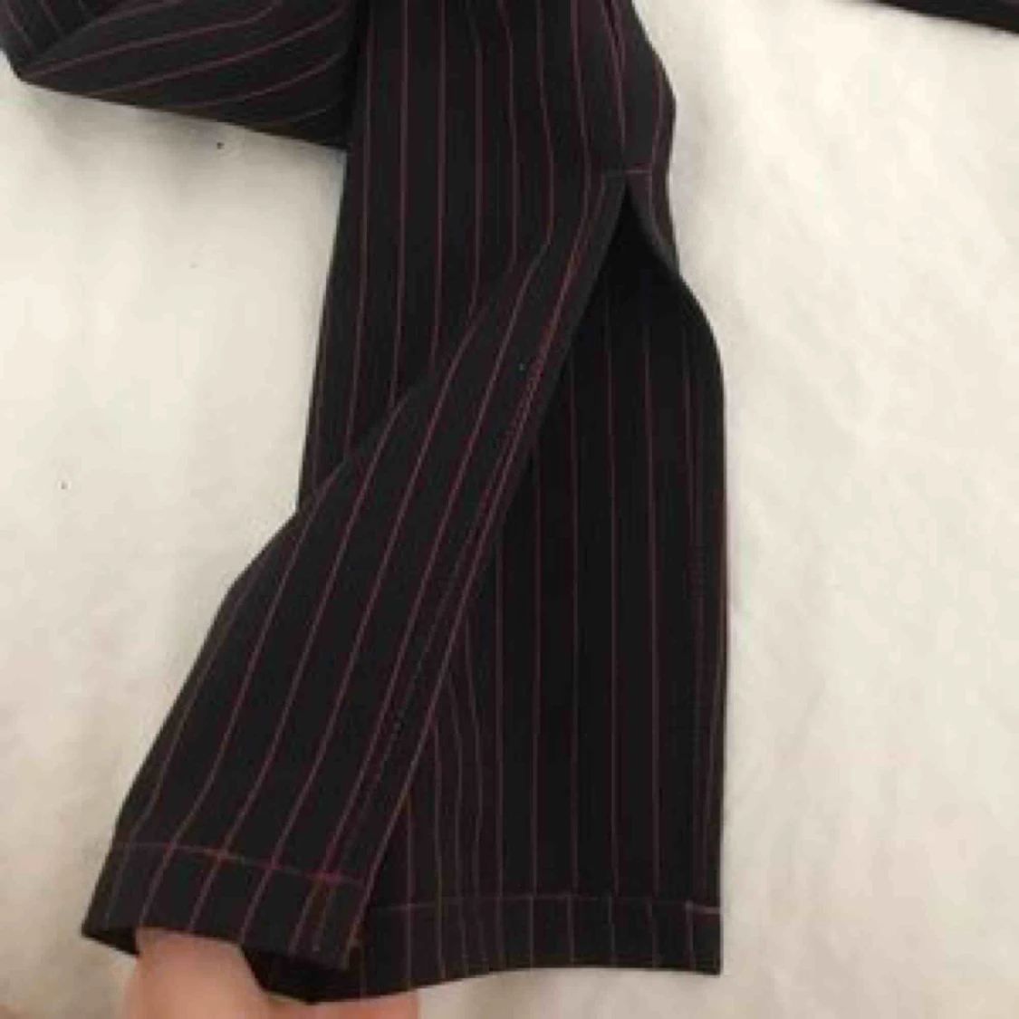 Danielle Guizio kostymbyxa  - 90