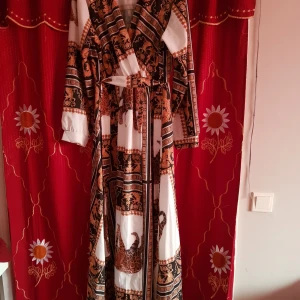 Klänning  - Klänning från boohoo använd 1 gång storlek XL 200kr 