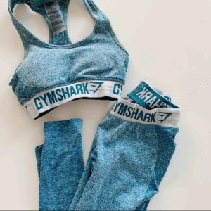  - Ett helt nytt träningsset från gymstark. Säljer då jag ska köpa dessa i en annan färg. Köparen får stå för fraktkostnaden som tillkommer. Vid intresse kan jag skicka fler bilder!☺️ 