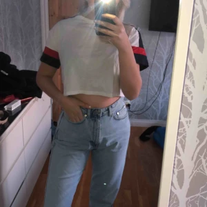  - Snygg croppad t-shirt