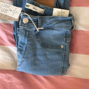  - Molly Jeans från GinaTricot endast testade, aldrig använda. Prislapp kvar. 