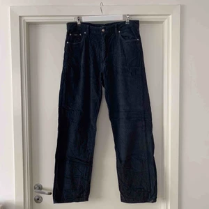  - Snygga Manchester byxor från HugoBoss! Funkar både för tjej o kille❣️