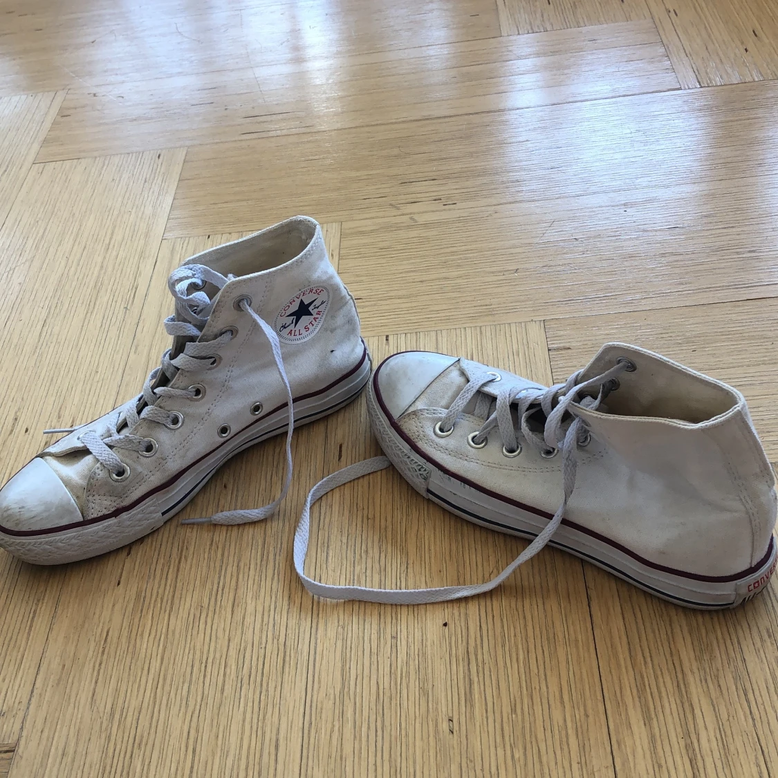 Vita snygga converse 