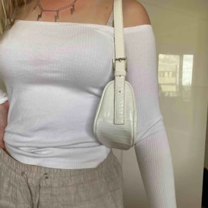  - Fin off-shoulder tröja från hollister. Passar även XS-M