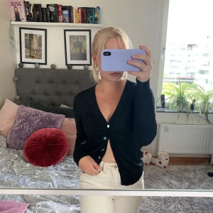 Svart kofta  - Svart kofta från ril’s i storlek s. Sällan använd. Frakt ingår 📦 