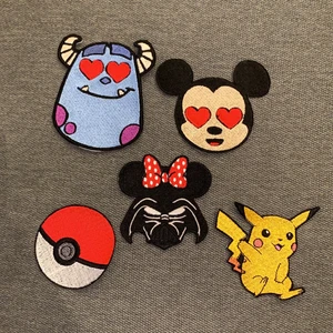 Patch - Iron on patches som jag gjort själv med hjälp av min brodyrmaskin. Sully och Musse 50 kr/st, resten 45 kr/st (frakt tillkommer)