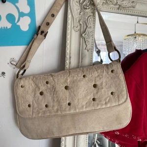 Beige väska  - Frakt: 66kr💞