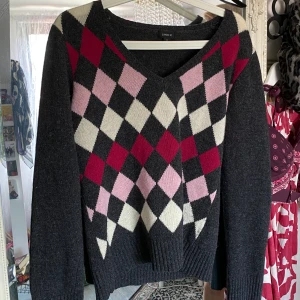 Söt tröja  - Säljer denna tröja, storlek M, frakt: 66kr💞💞