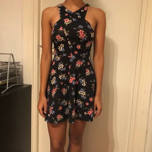 Klänning från Hollister  - Fin sommarklänning i gott skick från Hollister. Endast använd ett fåtal gånger☺️