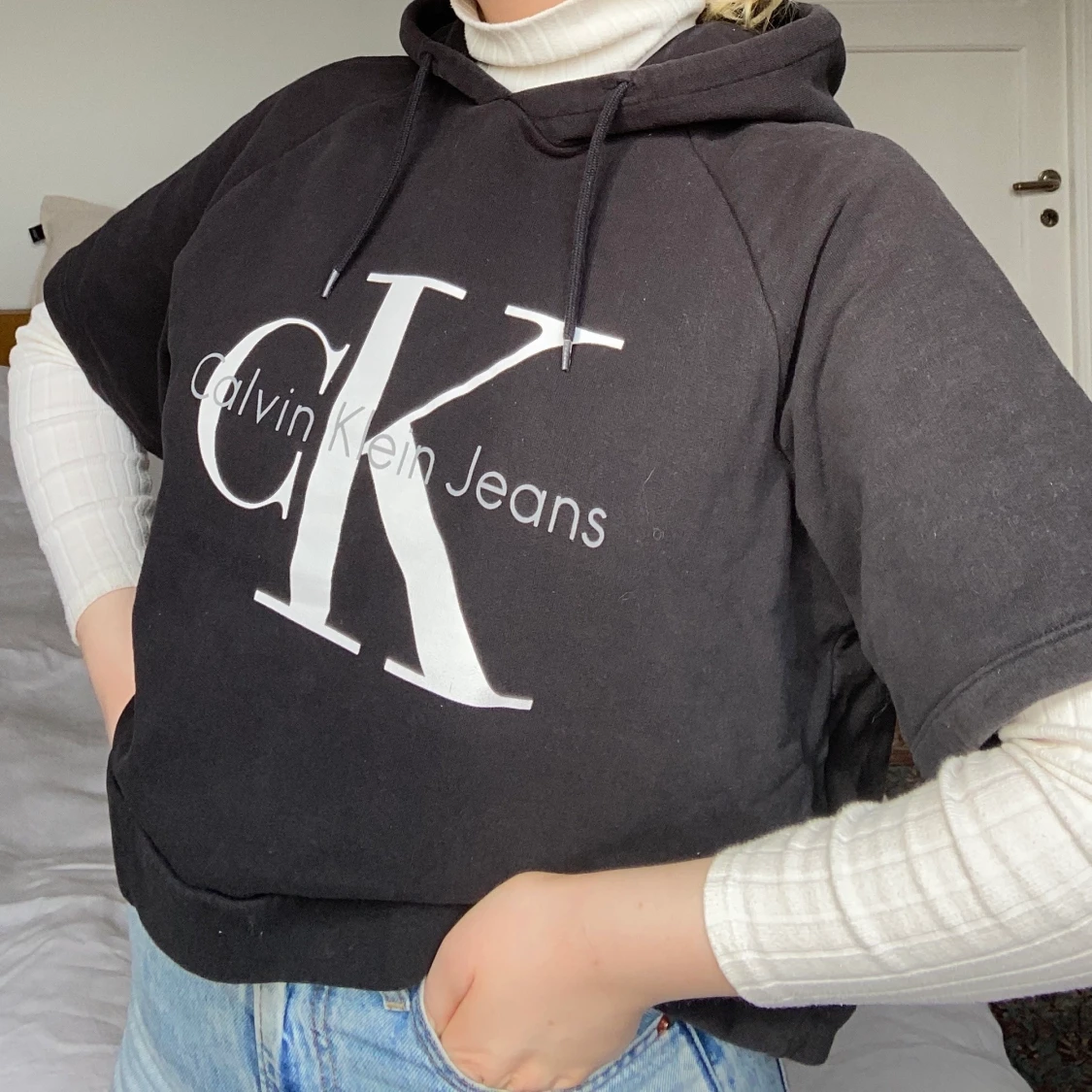 CALVIN KLEIN HOODIE - 90