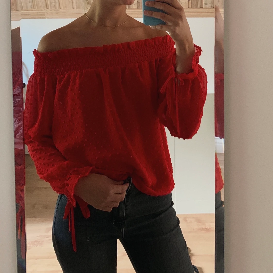Röd off shoulder-blus
