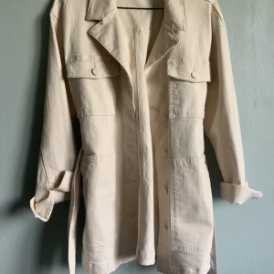 Top shop Beige Jeans Jacket - Never used - only tried on. Buyer pays for shipping. :)