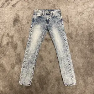 Stentvättade levis jeans i storlek 29/32! Nypris: 1200kr