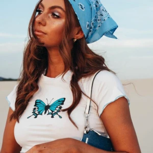 Blå bandana - Blå bandana som man kan ha som en topp också